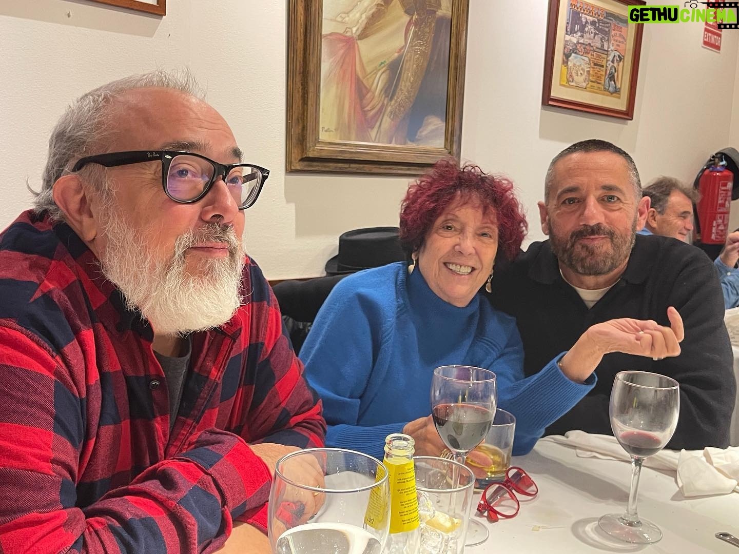 Pepón Nieto - 3.9K Likes - Comidas improvisadas con sobremesas pactadas que son arte. @maruja.torres @alexdelaiglesia @carolinabang @edugalan1980 @ilegalesrock @casahortensia