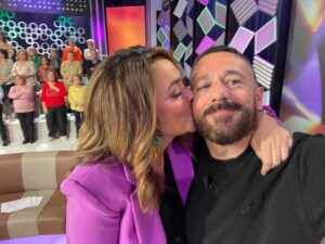Pepón Nieto Instagram - Que bien me lo he pasado hoy en @canalsurtv Gracias querida @tmoreno73 por abrirme las puertas de tu casa. Que programa mas chulo tienes y que gusto verte currar de cerca, que bien lo haces amiga. Y que bien hace para el alma, en estos tiempos de odio, ver qué hay gente buena y generosa y que da la cara por los demás y que son GENTE MARAVILLOSA. Que alegría también conocer a @oficialalvarodiaz qué talento y que buen tío. De verdad que me lo he pasado genial!!! ❤️