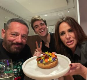 Pepón Nieto Instagram - Que ganas tenia de venir a @dspeak_madrid de @diegoguerrero y que alegria hacerlo con mis @melaniolivares y @nachonugo Gracias @balboacomunicacion.es por recomendarnos esta maravilla de restaurante y hacernos disfrutar de esta fantástica cena ❤️