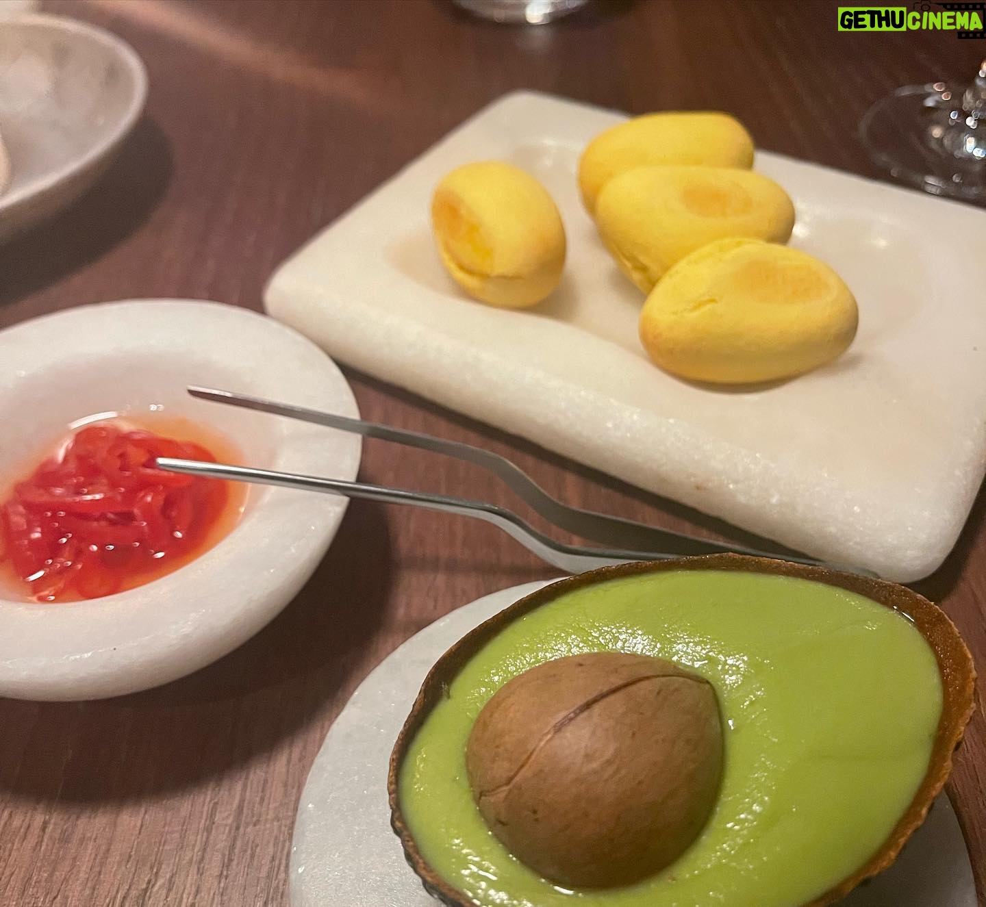 Pepón Nieto - 2.8K Likes - Que ganas tenia de venir a @dspeak_madrid de @diegoguerrero y que alegria hacerlo con mis @melaniolivares y @nachonugo Gracias @balboacomunicacion.es por recomendarnos esta maravilla de restaurante y hacernos disfrutar de esta fantástica cena ❤️