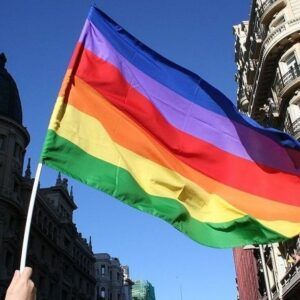 Pepón Nieto Instagram - Hoy es 28 de junio. Día Internacional del Orgullo LGTBIQ . Hoy hace 55 años de los disturbios de Stonewall. Seguimos luchando para que nuestros derechos no sean pisoteados. Cada día, pero hoy más que nunca, nuestro orgullo es nuestra bandera. FELIZ ORGULLO A TODAS, TODES Y TODOS 💙💜❤️🧡💛💚