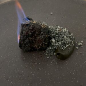Pepón Nieto Instagram - Hoy en Badajoz he tenido el honor de inaugurar la barra del chef del Restaurante Dromo @dromo_bdjz de la mano del talentoso @juanma_dromo Un viaje gastronómico que no te puedes perder si estás en Extremadura. Esto es lo bueno de las giras, poder visitar a los amigos y disfrutar de la gastronomía y de la buena mano de gente tan enamorada de la cocina como JuanMa. Gracias por abrirnos tu casa y darnos gloria. ❤️
