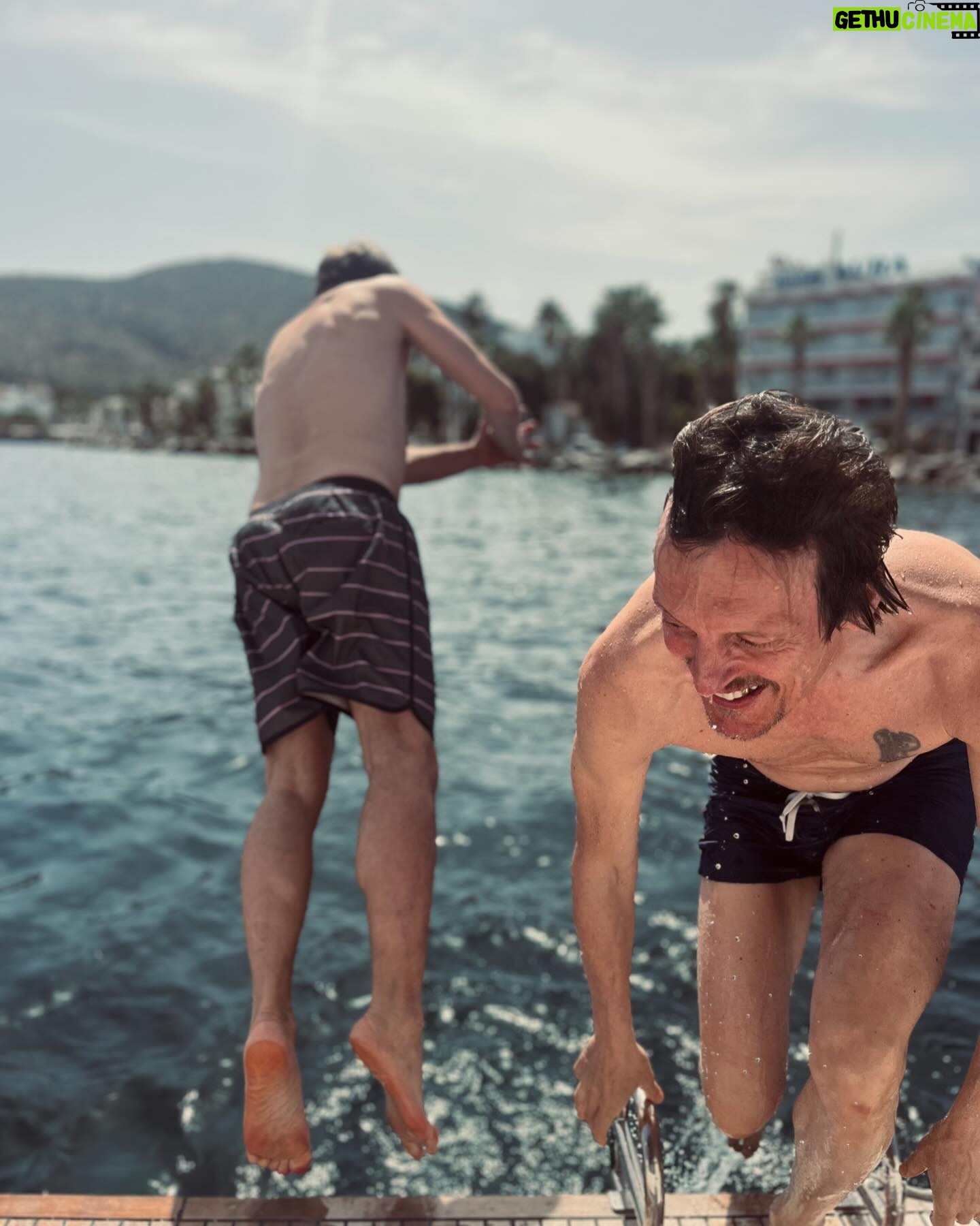 Peri Baumeister - 1K Likes - καλό ταξίδι
Recap sailing around Αthina @peugeot.deutschland
Most of the pics by ( feel free to guess which)
@andre.kirsch_photography
