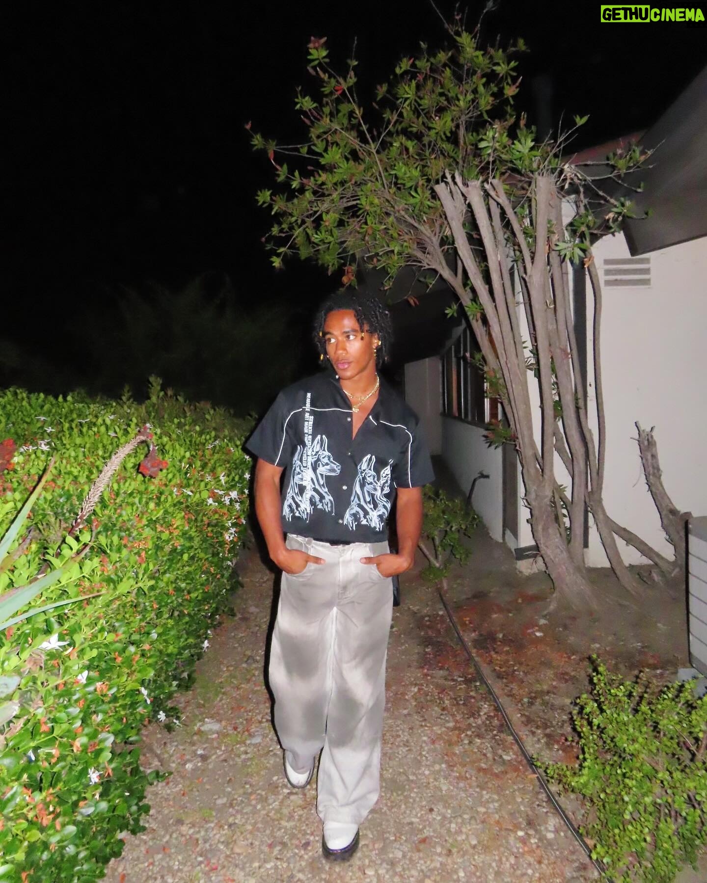 Perris Howard - 3 Likes - 🖤🖤🖤