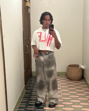 Perris Howard Instagram - i’m literally looking at the man in the mirror