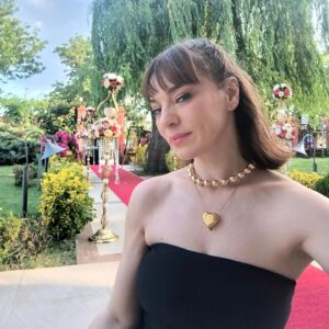 Pervin Bağdat Instagram - Balon etek modaymış ; fyi ! 😋