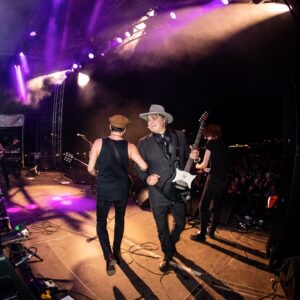 Pete Doherty Instagram - A very special night @onredcarbeachlive, until next time x

📸 @barnaby_fairley