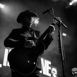 Pete Doherty Instagram - A very special night @onredcarbeachlive, until next time x

📸 @barnaby_fairley