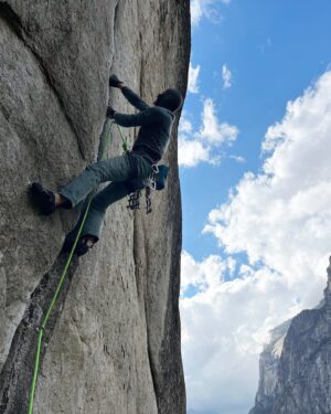 Pete Whittaker Instagram - Soloing big walls is a pretty skillful task. Amongst many other things it takes hard work, patience, commitment and most importantly an understanding of your own ability.
Myself and Mari have climbed a number of different walls in varying styles and conditions, from aiding the whole of El Cap, to free climbing up tottering piles of choss like Troll Wall.
However, I'm really impressed with @mariaugustahs solo of Mt Watkins this week. It's such a different task doing these things alone. Amazing effort 🎉

P.s. I had a relaxing time pottering around yosemite.
1. Mari on West Face 
2. Base of Mt Watkins
3. Feeling at home at Gogarth🫣...I mean Yosemite
4. A nice finger crack 
5. This was an amazing climb
6. Mari at home among the bushy ground
7. Like I said