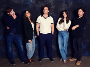 Peter Facinelli Instagram - Took the kids to mall for a family portrait. 
#Twilight 🧛❤️ Love this Coven.