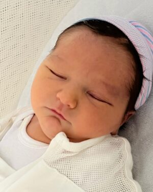 Peter Facinelli Instagram - Felt Cute. Might delight later. 
Happy 1 week Birthday Jack. 💪🏻❤️
Jack Cooper Facinelli ⭐️