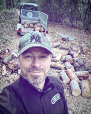 Peter Franzén Instagram - I’m glad to have sudden problems like these. Just a little spill and a question of a #simplelife #workout .  If your problems are like mine, perhaps you can #donate a 1/20/1000 $, €, etc ,…..whatever is your currancy to some of these organizations? @unicef @doctorswithoutborders @savethechildren  Thank you friends🤜🏼✨