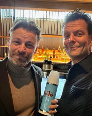 Peter Franzén Instagram - I had the pleasure to have lunch with my friend- the one and only - @samlakewrites from @remedygames @alanwakeofficial AND received a classic thermos from the new Alan Wake 2 game. #ohdeerdiner ! ✨✨✨✨✨. The game is released tomorrow Oct.27th  @ilkkavilli_official @melanieliburd @davidharewood @marttisuosalo @matthew_porretta