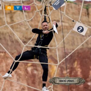 Péter Kabát Instagram - Balázzsal mi is kipróbáltuk, hogy milyen kemény és izgalmas feladatuk lesz ma a párosoknak!!!💪🏻🔥🤩 Egy biztos, hogy nincsenek irigylésre méltó helyzetben, ha magasságról van szó!!!😂🤪 Nézzétek ma is 19:45-től az RTL-en a Nyerő Párost!!!🥰😉 #reklam #nyerőpáros #rtl