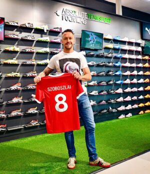Péter Kabát Instagram - ⚽️ NYEREMÉNYJÁTÉK ⚽️

Játssz Te is, hogy nyerj egy Szoboszlai Liverpool mezt! Itt a lehetőség, hogy Te is büszkén viselhesd kedvenc játékosod mezét.

Ehhez nem kell mást tenned, mint:

1️⃣ Kövess engem @kabatpeti22 és az ATS Focivilág (@ats_focivilag) Instagram oldalát!
2️⃣ Like-old ezt a képet!
3️⃣ Jelöld meg 2 barátod kommentben!

Játék vége: 2024. június 5. 12:00 (sorsolás 13:00-kor)

Fontos, hogy a játékban csak az vehet részt, aki az összes lépést teljesítette! Ez a nyereményjáték nem az Instagram által szervezett, illetve nem az Instagram által szponzorált. A kommenteléssel a résztvevők elfogadják az Instagram használati szabályzatát és a nyereményjáték szabályzatot!

FONTOS: A játékban való részvételhez nyilvános profilnak kell lenned! 
A nyertest privát üzenetben értesítjük.

Nyereményjáték szabályzat: https://bit.ly/3yGhOKr #reklam