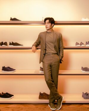 Peter Kuan Instagram - ⠀⠀ 
ZEGNA Taipei 101 grand opening 

典雅與奢華的獨特魅力🍂✨
Thanks for having me 

#ZEGNASS24 #SECONDSKIN 
@ZEGNAOFFICIAL