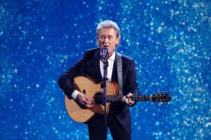 Peter Maffay Instagram - Liebe Freunde,
heute Abend um 20.15 Uhr bin ich bei meiner geschätzten Kollegin @beatrice_egli_offiziell im Ersten zu Gast. Gemeinsam performen wir „Königreich der Liebe“ aus dem aktuellen Tabaluga Album und „100.000 Stunden“. Wir freuen uns, wenn ihr einschaltet. 

© SWR/Manfred Vogel
