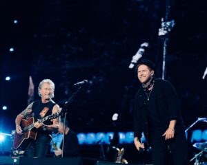 Peter Maffay Instagram - DANKE, BREMEN!
Ihr habt den Regen einfach weggerockt und uns damit gestern einen wunderschönen Abend geschenkt! Und für diejenigen, die heute erst zu uns ins Stadion kommen: Hier ein paar Bilder mit Eindrücken aus dem gestrigen Konzert, zur Einstimmung. Wir freuen uns auf Euch! Bis gleich!
#weloverocknroll 
Fotos: @yvonnegolds