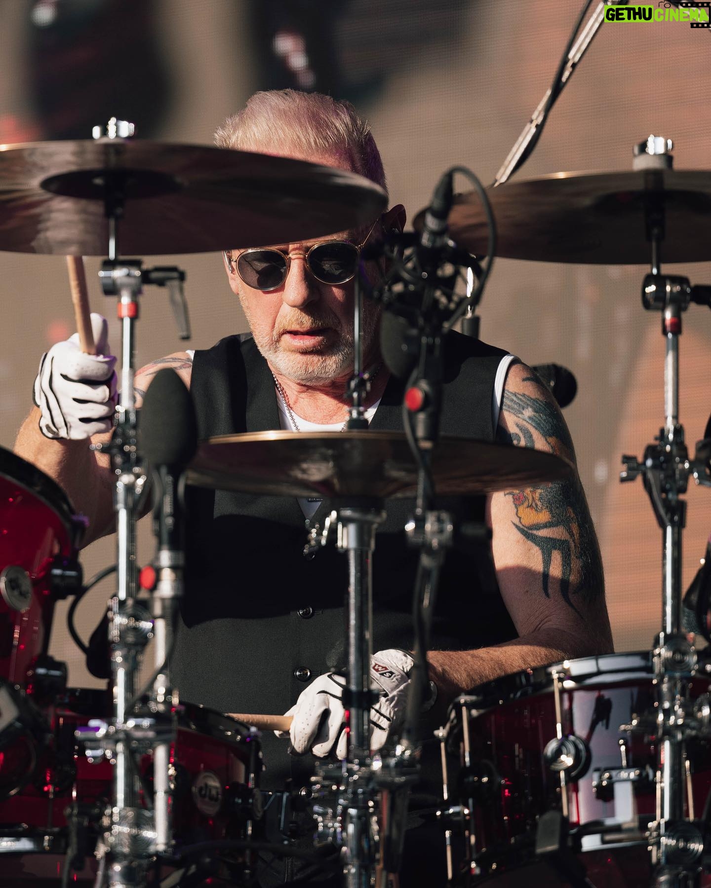 Peter Maffay - 5K Likes - Freiburg – long time no see! Zum Glück haben wir das gestern geändert. Ihr habt den Abend für uns zu einem unvergesslichen Erlebnis gemacht!
📸 @thomas_with_a_camera