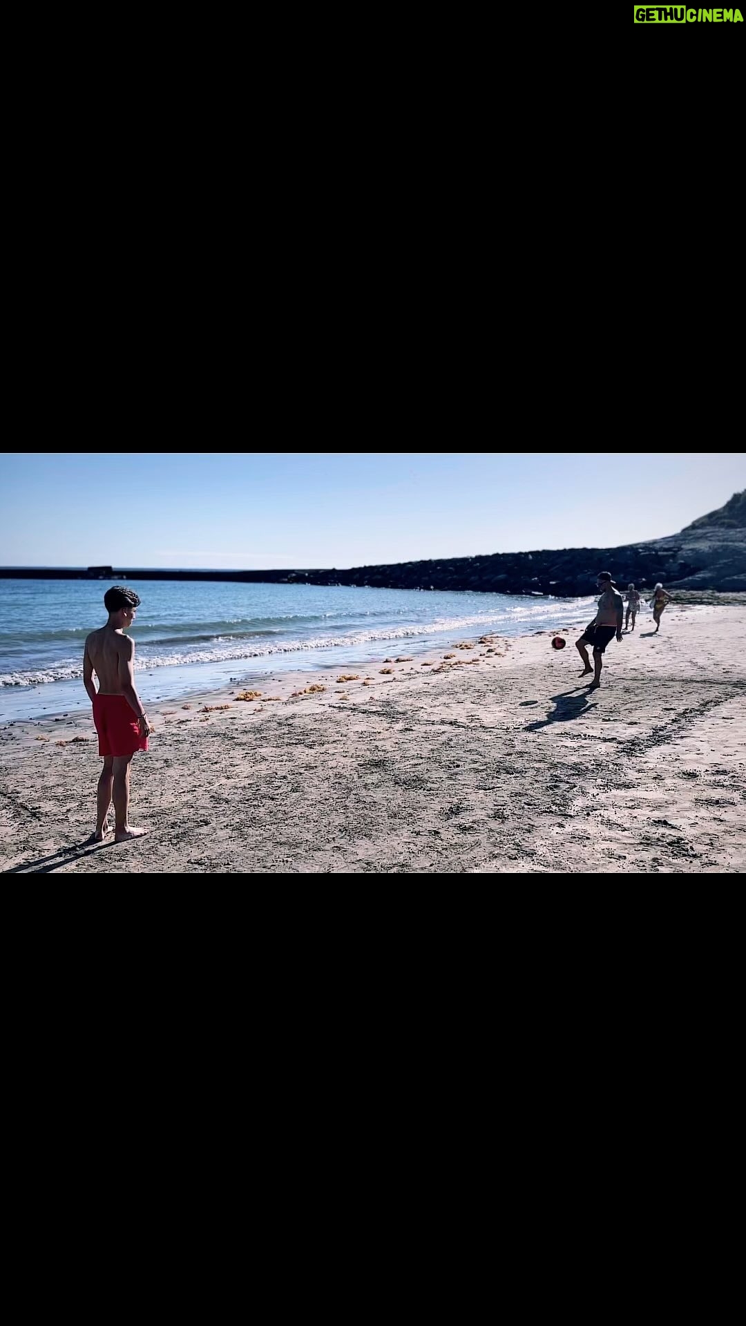 Péter Majoros - 9.3K Likes - Annyira jó , hogy már tudok vele ilyeneket játszani 🥰🥰❤️💜