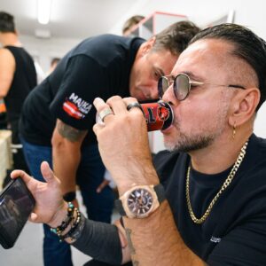 Péter Majoros Instagram - Ezt a meccset buktuk..🙈🤣🤣

#turnéüzemmód #reklám #hellenergy
