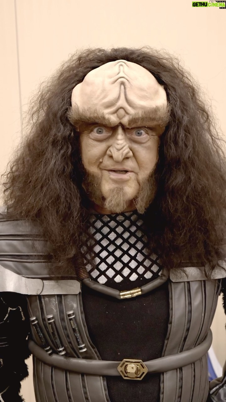 Peter Mayhew - 714 Likes - Qa’pla! We caught up with some old friends of Peter & Angie this weekend at the Galactic Diversity & Inclusion Convention in Philadelphia. Chancellor Martok and the late Chancellor Gowron had a few words to say about wookiees and the Peter Mayhew Foundation. Huge thanks to JG Hertler and Robert O’Reilly for having some fun with us, we know Peter and Angie both would have loved this!
#startrek #starwars #klingons #klingon #wookiee #dnicon