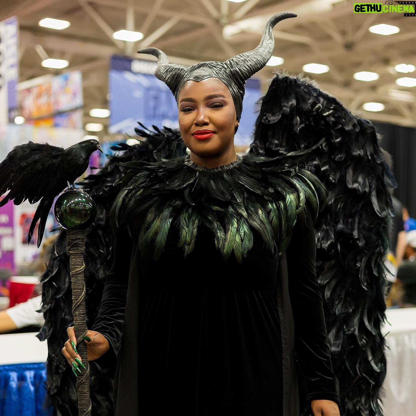 Peter Mayhew - 507 Likes - The cosplay at @fanexpodallas was out of this world! Which one is your favorite?
📸 by @jaclynrenaphotos
#cosplay #cosplayer #scarletwitch #starwars #kotor #revan #darthrevan #lightsaber #cadbane #fanexpo #mayhewfoundation