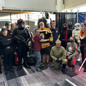 Peter Mayhew Instagram - Making sure Angie has a great time seeing everyone at Rhode Island Comic Con.