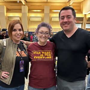 Peter Mayhew Instagram - Making sure Angie has a great time seeing everyone at Rhode Island Comic Con.