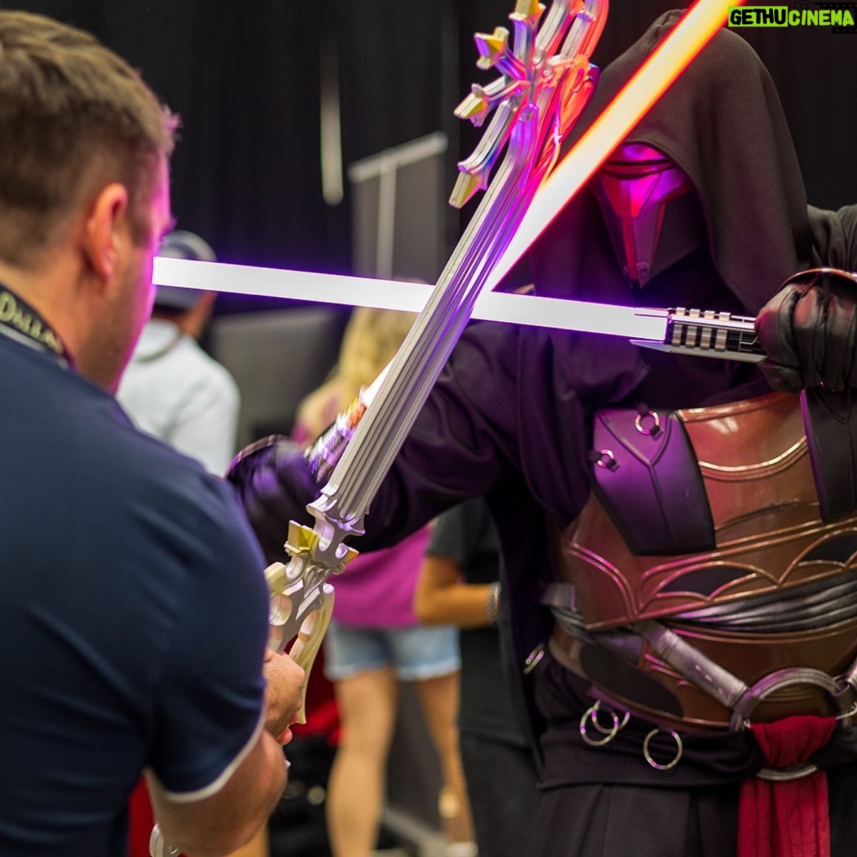 Peter Mayhew - 507 Likes - The cosplay at @fanexpodallas was out of this world! Which one is your favorite?
📸 by @jaclynrenaphotos
#cosplay #cosplayer #scarletwitch #starwars #kotor #revan #darthrevan #lightsaber #cadbane #fanexpo #mayhewfoundation