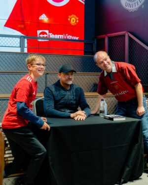Peter Schmeichel Instagram - Thanks to everyone who dropped by Old Trafford to get their books signed yesterday. It was great seeing so many of you 📚😊