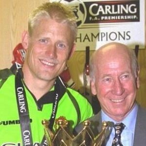 Peter Schmeichel Instagram - Saddened to hear of the passing of one of the greatest players our sport has ever seen. A true Manchester United legend and an amazing person. Rest in peace, Sir Bobby 💔