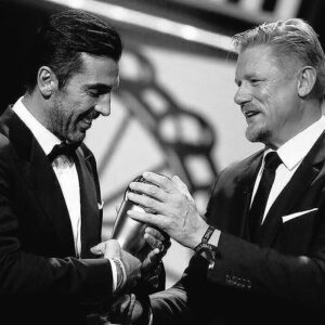 Peter Schmeichel Instagram - What a legacy this man leaves behind. Without a doubt one of the best goalkeepers ever. Happy retirement @gianluigibuffon 🙏🏼🇮🇹