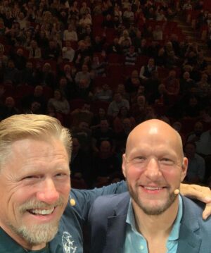 Peter Schmeichel Instagram - Thanks to everyone coming out to spend an evening with me in London, Manchester and Leicester over the last week to celebrate the launch of One. It’s been a pleasure 😀