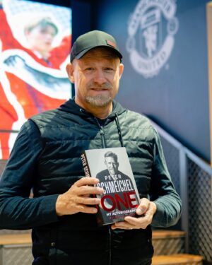 Peter Schmeichel Instagram - Thanks to everyone who dropped by Old Trafford to get their books signed yesterday. It was great seeing so many of you 📚😊