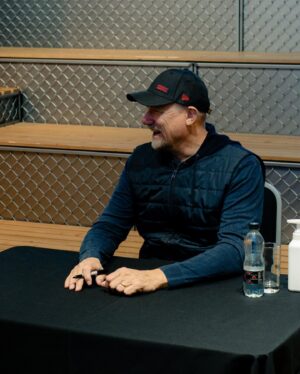 Peter Schmeichel Instagram - Thanks to everyone who dropped by Old Trafford to get their books signed yesterday. It was great seeing so many of you 📚😊