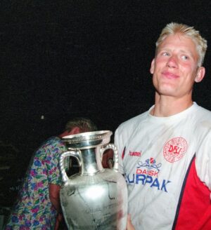 Peter Schmeichel Instagram - A moment I will never forget. 30 years ago today 😍🇩🇰