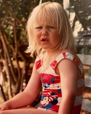 Peter Schmeichel Instagram - My little girl is 31 today 🇩🇰 Where did all that time go? 🙈 Congratulations @cecilieschmeichel - looking forward to celebrating you🥂🍾🇩🇰
