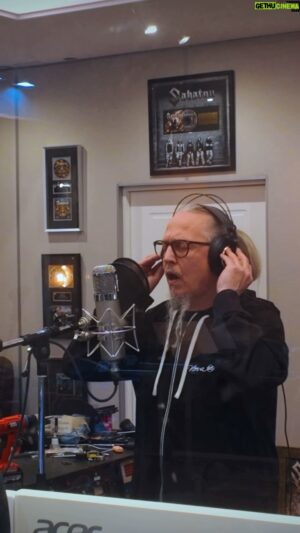 Peter Tägtgren Instagram - You asked for it, now you get it! 

𝙂𝙤 𝙒𝙞𝙩𝙝 𝙏𝙝𝙚 𝙁𝙡𝙤𝙬 - Isolated Vocals - part 2!🎙️

#PAIN #PAINBand #IAMPain #GWTF #IsolatedVocals #StudioAbyss #Recording #MusicProducer #Studio #MusicProduction #Explore