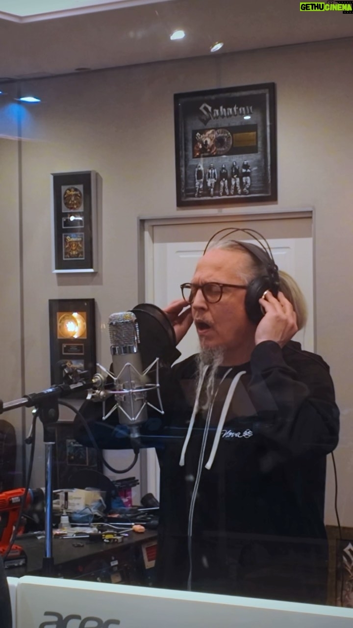 Peter Tägtgren - 2.8K Likes - You asked for it, now you get it!
𝙂𝙤 𝙒𝙞𝙩𝙝 𝙏𝙝𝙚 𝙁𝙡𝙤𝙬 - Isolated Vocals - part 2!🎙️
#PAIN #PAINBand #IAMPain #GWTF #IsolatedVocals #StudioAbyss #Recording #MusicProducer #Studio #MusicProduction #Explore