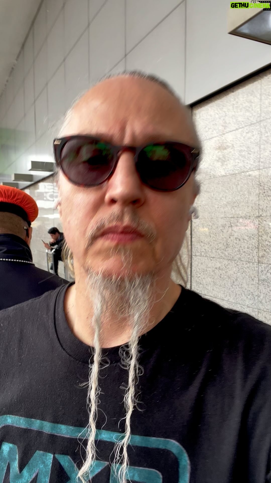 Peter Tägtgren - 5K Likes - Mexico! 🇲🇽🇲🇽🇲🇽
We’re here!!🤘🏻🤘🏻❤️
@painbandofficial @espguitars @esp_customshop @jimdunlopusa