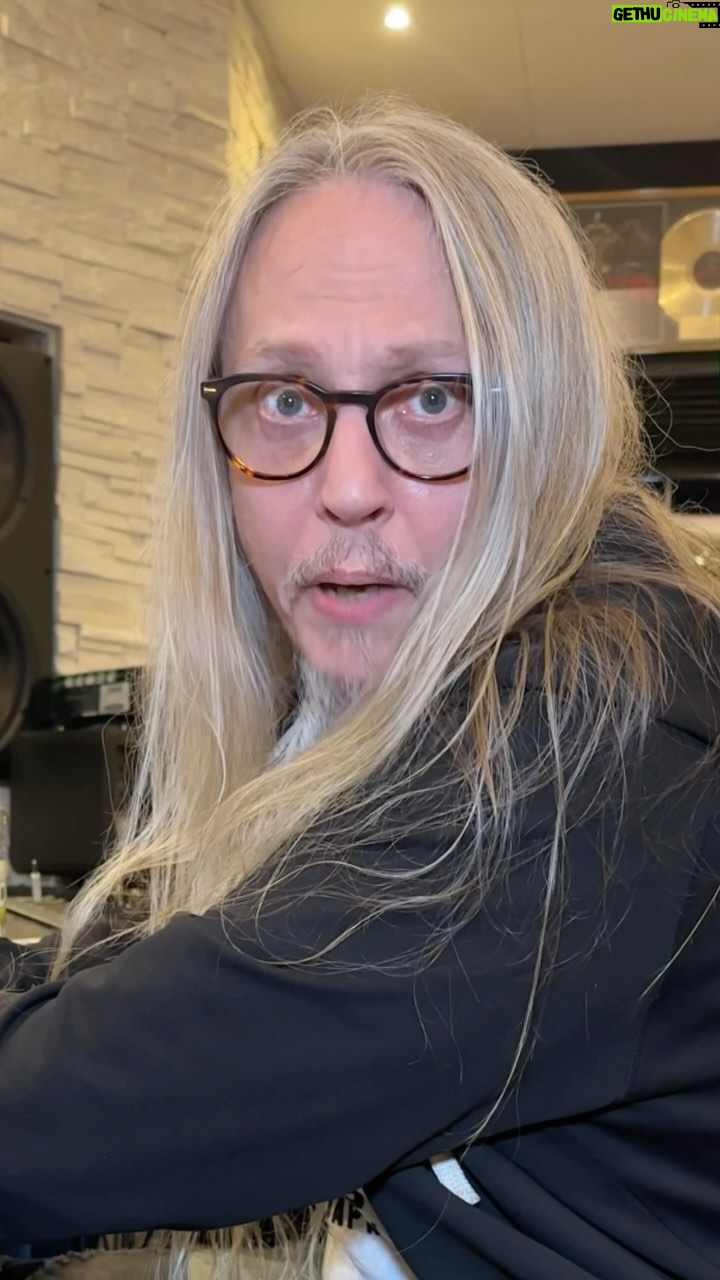 Peter Tägtgren - 1.8K Likes - Sunday is for memes…😆
#IAMPAIN #PAINBand #NewAlbum #LOTR #Meme #LordOfTheRings #Smaug #Explore