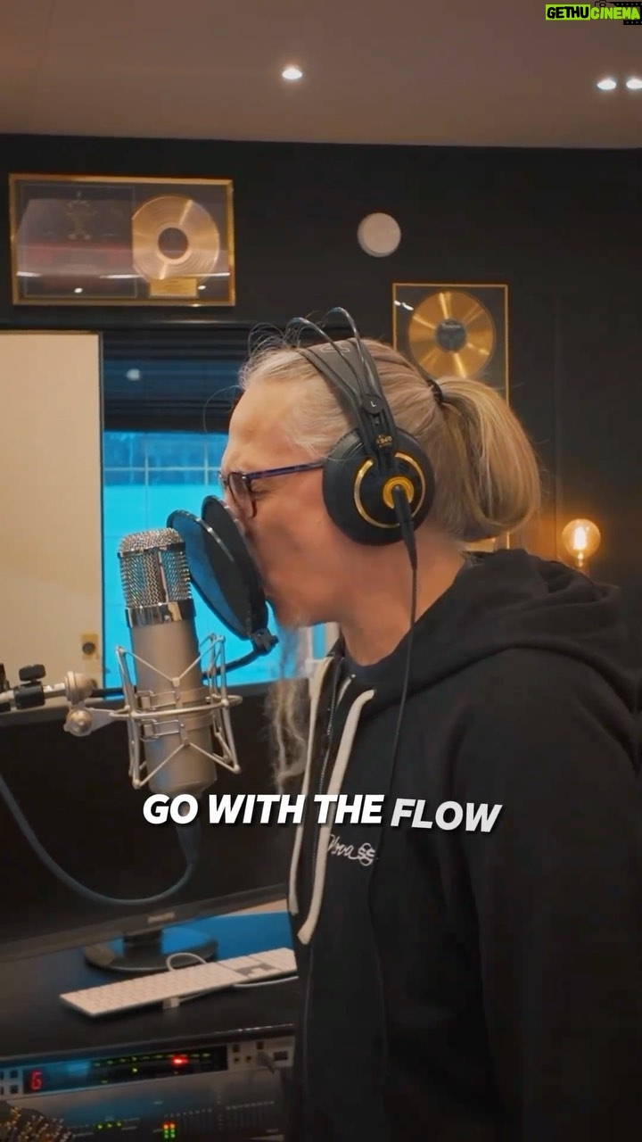 Peter Tägtgren - 5.9K Likes - 𝙂𝙤 𝙒𝙞𝙩𝙝 𝙏𝙝𝙚 𝙁𝙡𝙤𝙬 - Isolated Vocals🎙️
How many layers can you hear? 🤔
Drop a comment if you want to see a part 2! 👇
#PAIN #PAINBand #IAMPain #GWTF #IsolatedVocals #StudioAbyss #Recording #MusicProducer #Studio #MusicProduction #Explore
