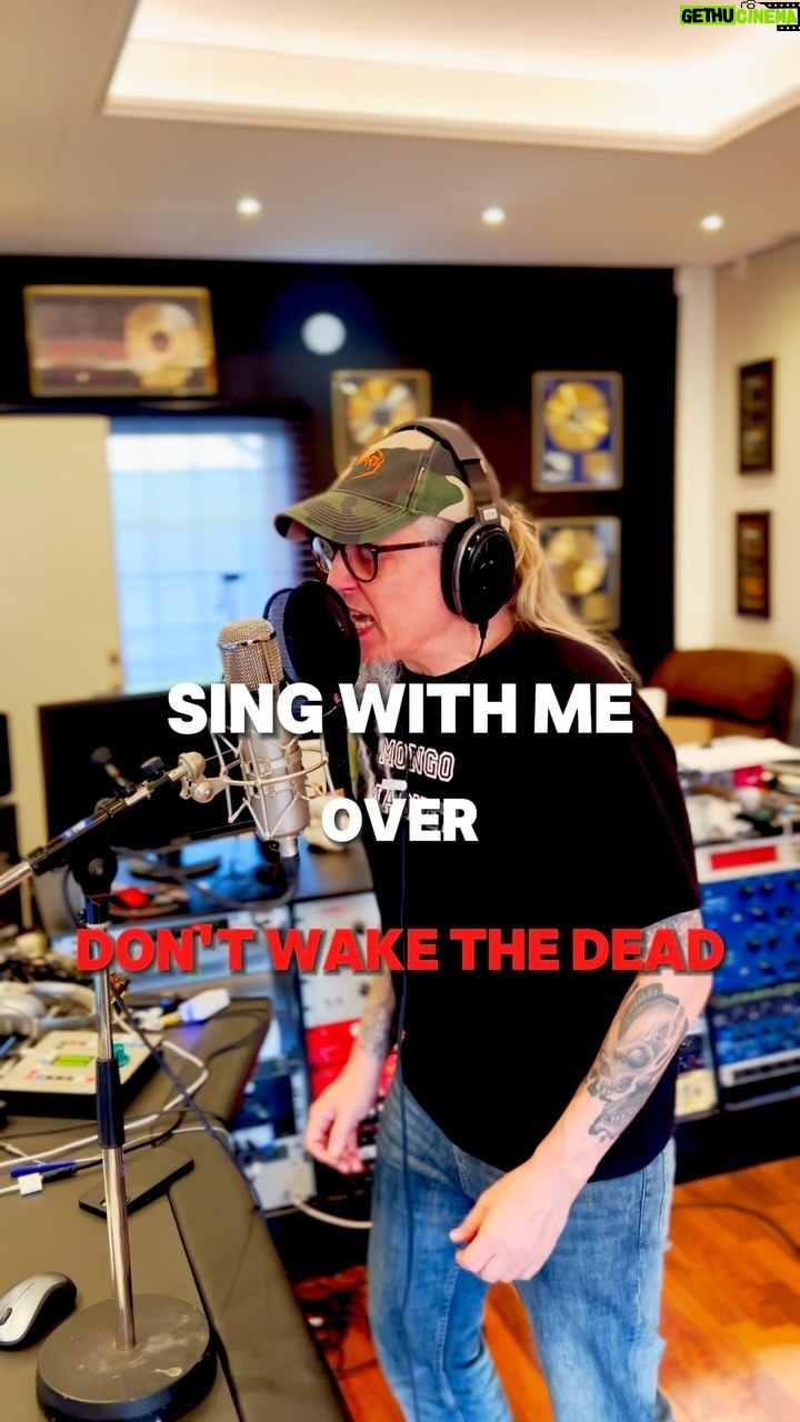 Peter Tägtgren - 2.3K Likes - 🎙️OPEN CHORUS CHALLENGE🎙️
Stop scrolling, turn on your camera, and sing with me over the chorus of 𝘿𝙤𝙣’𝙩 𝙒𝙖𝙠𝙚 𝙏𝙝𝙚 𝘿𝙚𝙖𝙙!
Tap the «Remix» option over this reel and tag me & @painbandofficial so we can re-share your talents!
#IAMPAIN #PAINBand #Remix #OpenChorus #Challenge #SingWithMe #Explore #metal