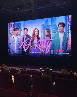 Peter Thurnwald Instagram - @xokittynetflix Premiere 💕

Stylist: @__toriknowles 
Wearing: @versace
Content: @isabellelindores
Thanks to: @platformprteam

#xokitty #netflix #hellokitty