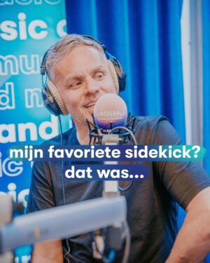 Peter Van De Veire Instagram - De vraag aller vragen 😇 Beluister de aflevering van 22 Minuten Stomme Vragen met @petervandeveire op VRT MAX! #kawtarkeyaert