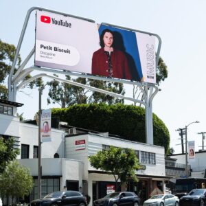Petit Biscuit Instagram - Discipline on Times Square and in LA 🙏🏻🙏🏻 thx @youtubemusic