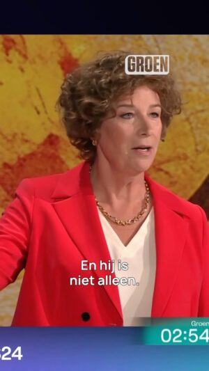 Petra De Sutter Instagram - Met dank aan Dries Van Langenhove, die mensen een voorzet heeft gegeven om hem te gaan intimideren, is Bee online een doelwit.

Bee heeft zijn sociale media moeten afsluiten. En hij is niet alleen.

Woorden doen ertoe. Woorden zijn een voorafname van geweld en discriminatie, en dat is onaanvaardbaar. 

#TerzakeTV #Kies24 #Stem24