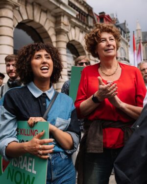 Petra De Sutter Instagram - De gruwel in Gaza en de bezette Westelijke Jordaanoever gaat onverbiddelijk door. Dit moet stoppen. 

Wij blijven strijden voor een #freePalestine. Wij blijven op straat komen.

België moet de Palestijnse Staat erkennen. Enkel zo kan er vrijheid en vrede komen voor de Palestijnen én de Israeli. #ceasefirenow
