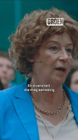 Petra De Sutter Instagram - Goede vraag van Yasmine: “Waarom staan geen leerkrachten met een hoofddoek voor de klas, want het is toch belangrijker wat in iemands hoofd zit dan hoe die persoon eruit ziet?” 

Ik ben het eens met haar. Diversiteit mag van ons getoond worden. 

Straks in Eerste Keus om 21.05 uur op @vrt1be